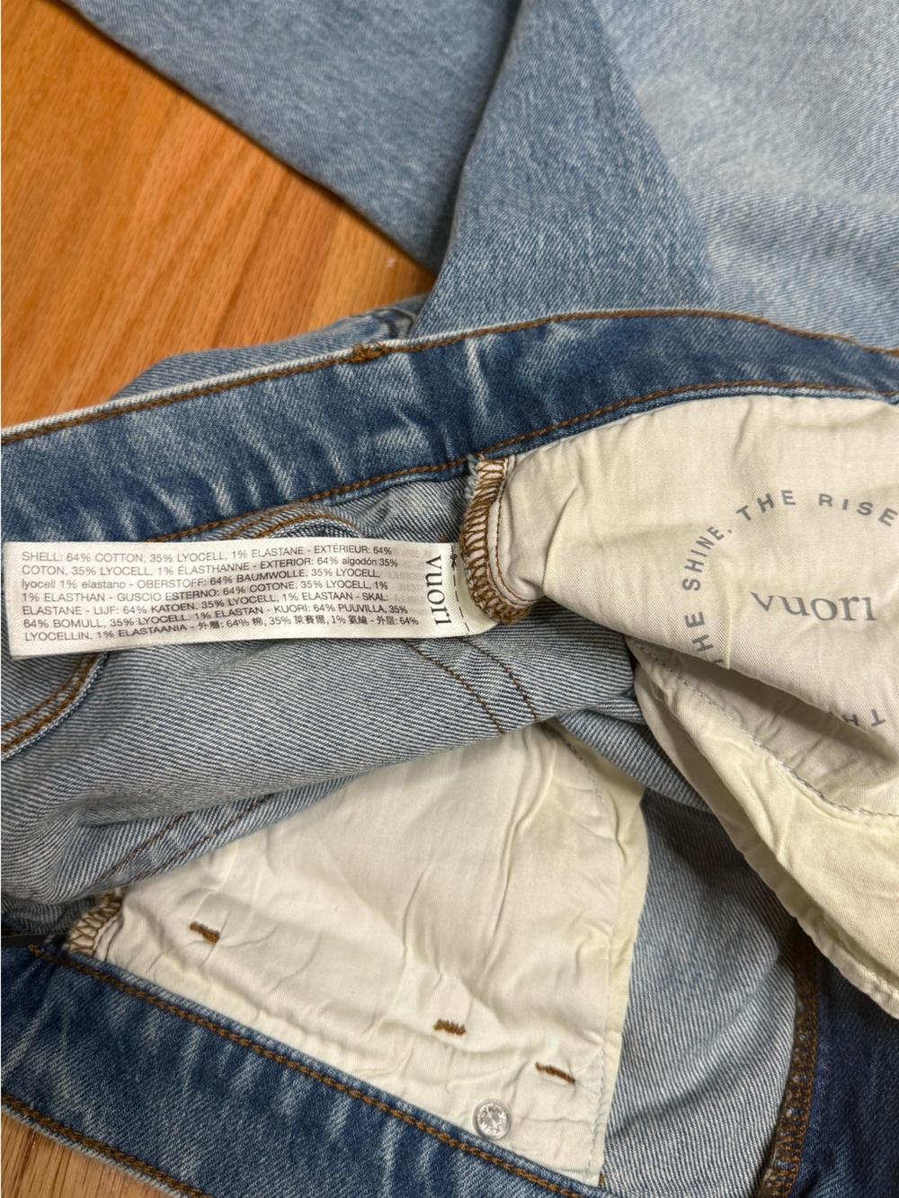 Vuori Vintage Wideleg Jean, Light Wash Indigo Denim, size 26 - Picture 6 of 7